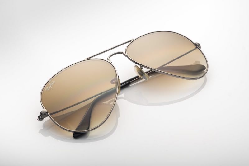 Classic Ray Ban Aviators with gold lenses