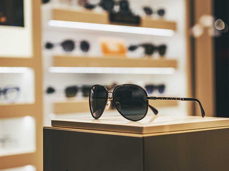 How to tell if sunglasses are fake | Sunglass Fix - Blog Sunglass Fix
